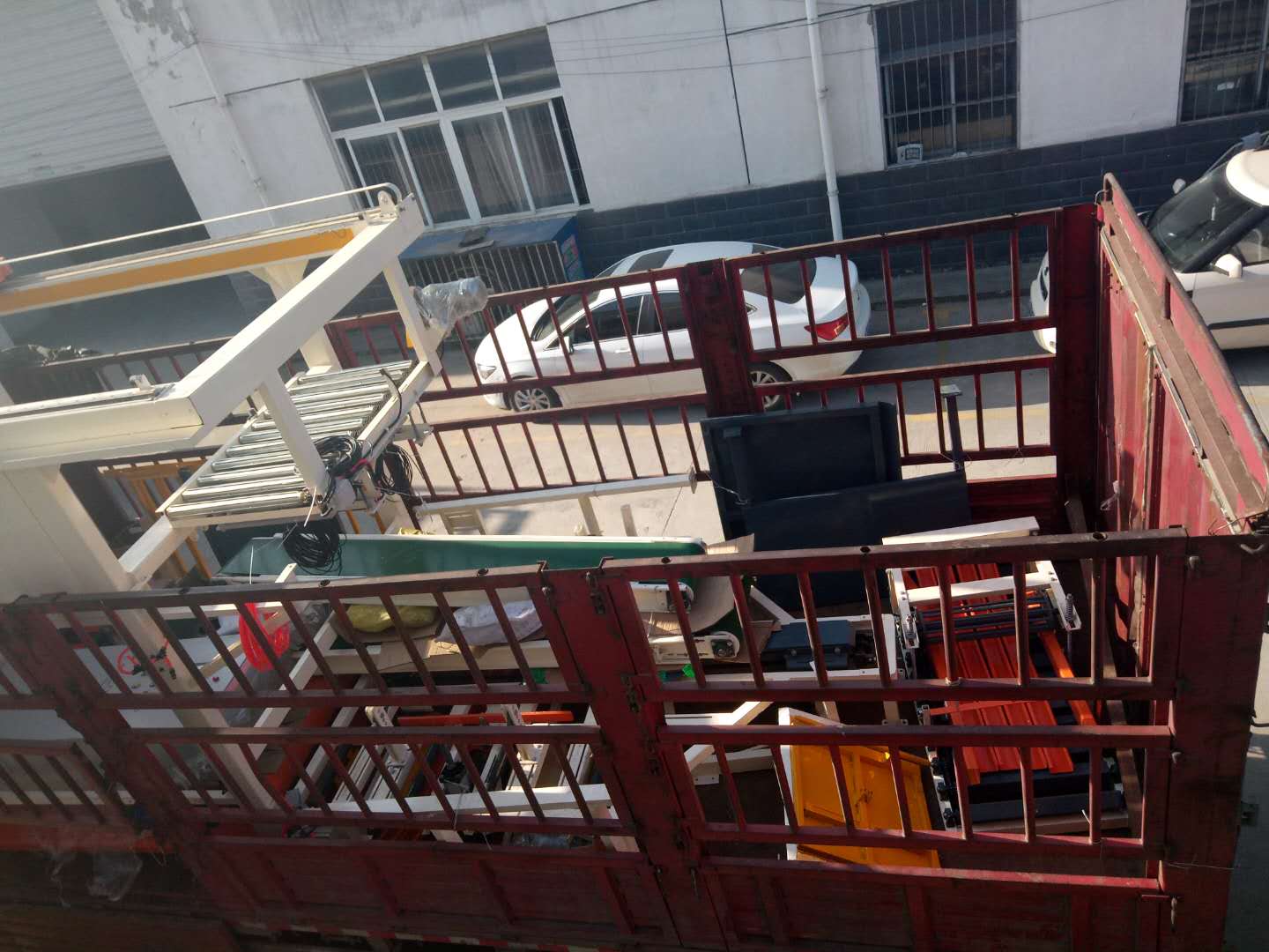 合肥力托包裝機械設備公司發(fā)貨忙